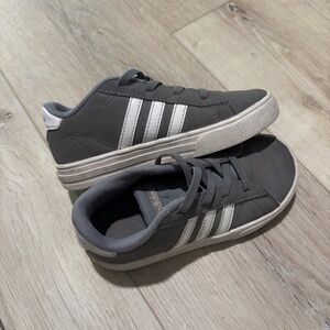 Little kid adidas 10 gray slip on